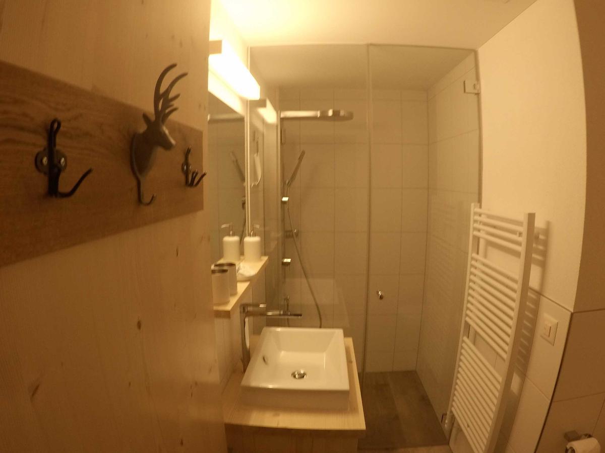Haus Baracca Appartement Vella Buitenkant foto
