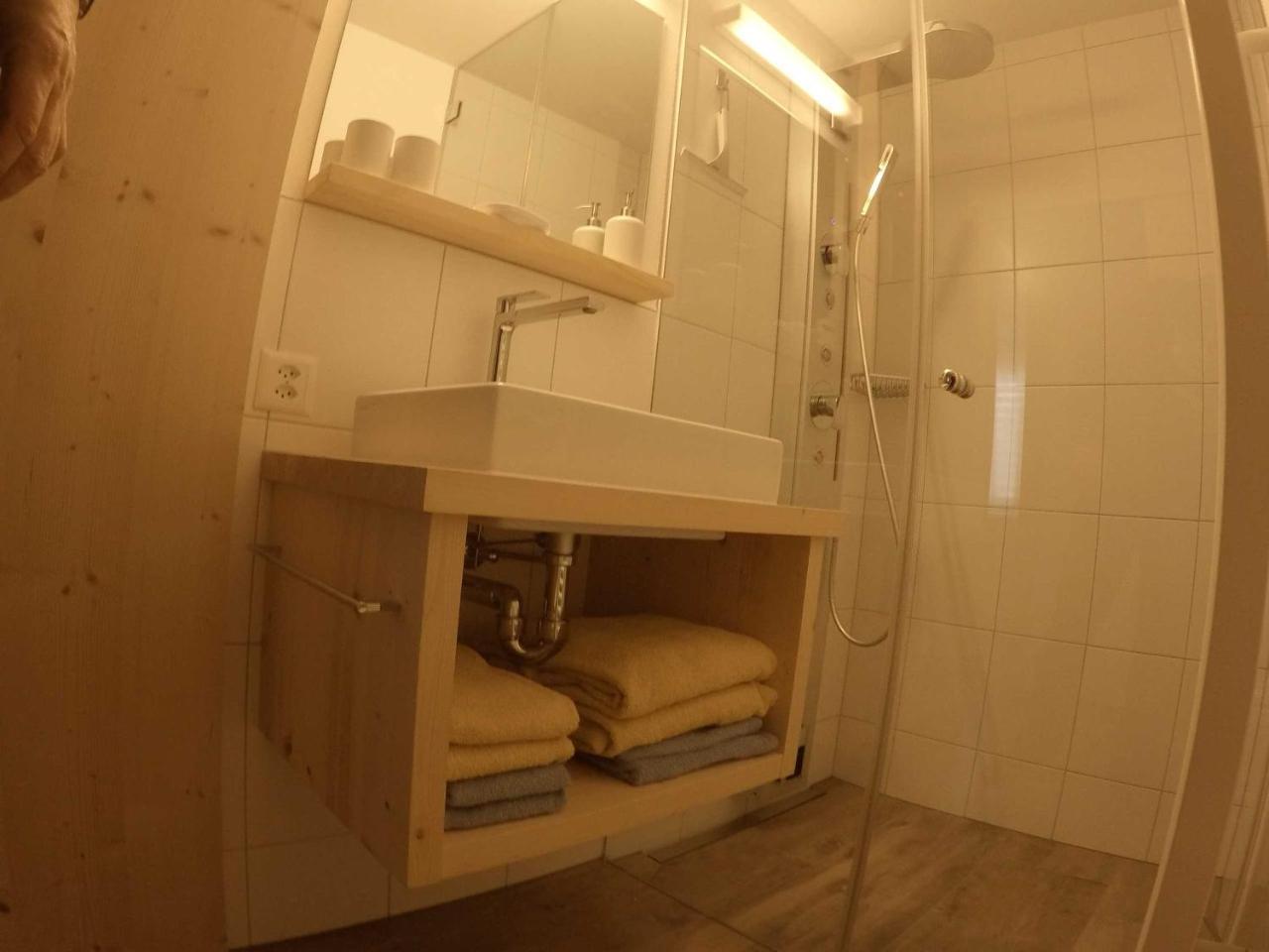 Haus Baracca Appartement Vella Buitenkant foto
