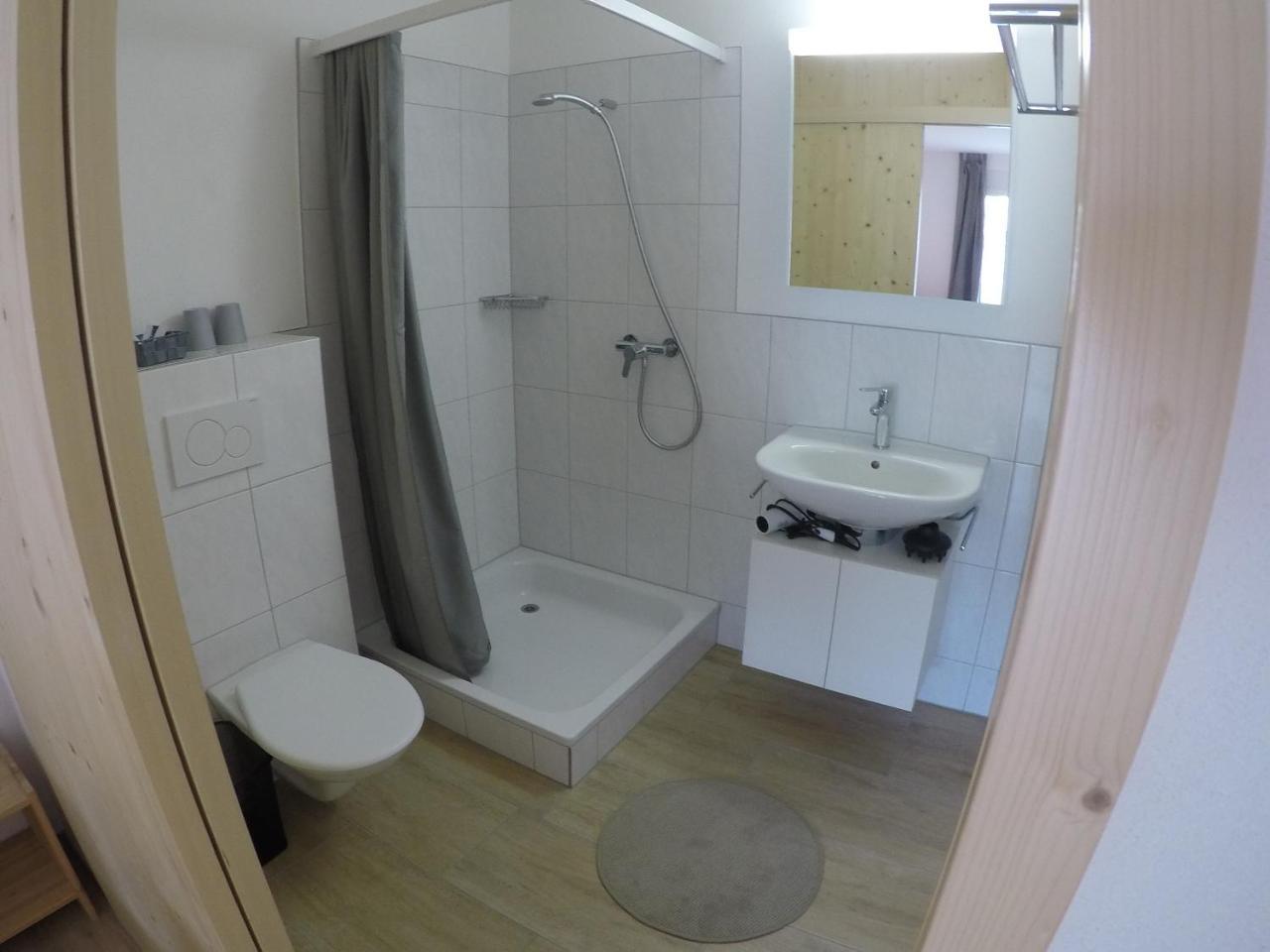 Haus Baracca Appartement Vella Buitenkant foto