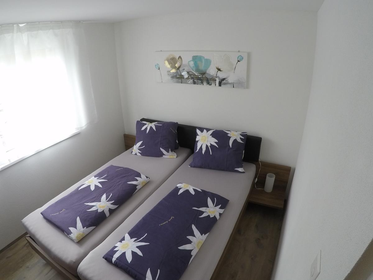 Haus Baracca Appartement Vella Buitenkant foto