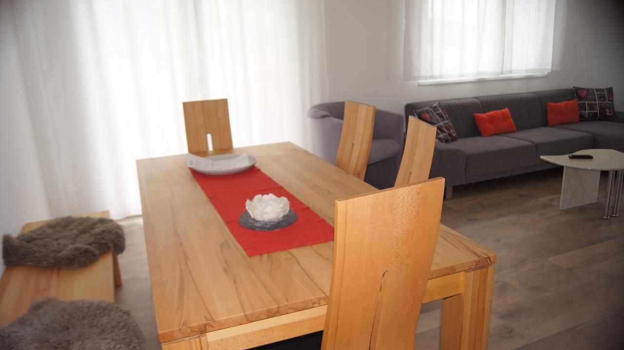 Haus Baracca Appartement Vella Buitenkant foto
