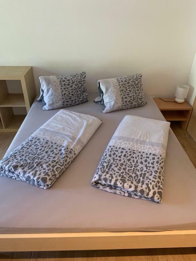 Haus Baracca Appartement Vella Buitenkant foto