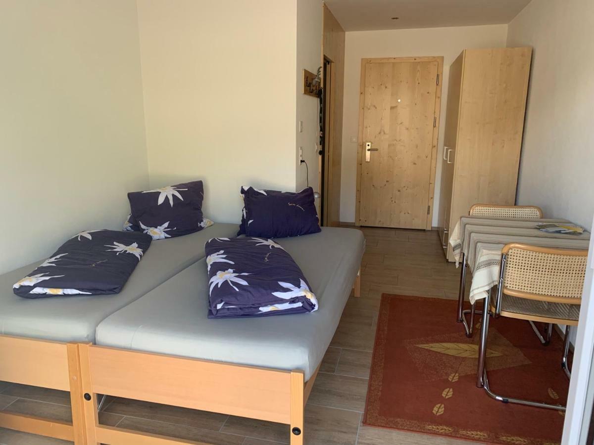 Haus Baracca Appartement Vella Buitenkant foto