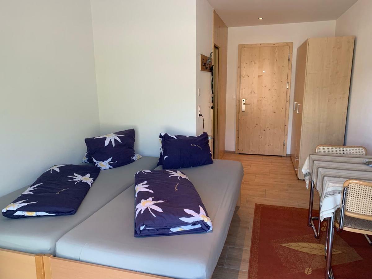 Haus Baracca Appartement Vella Buitenkant foto